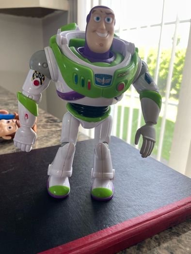 toy story buzz light year