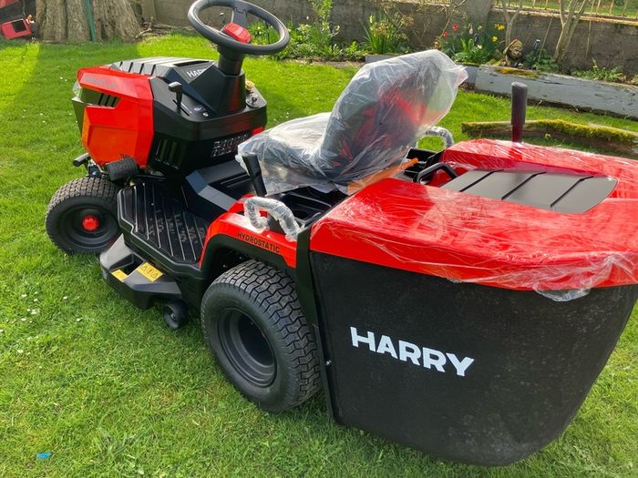 Harry Ride On Lawnmower