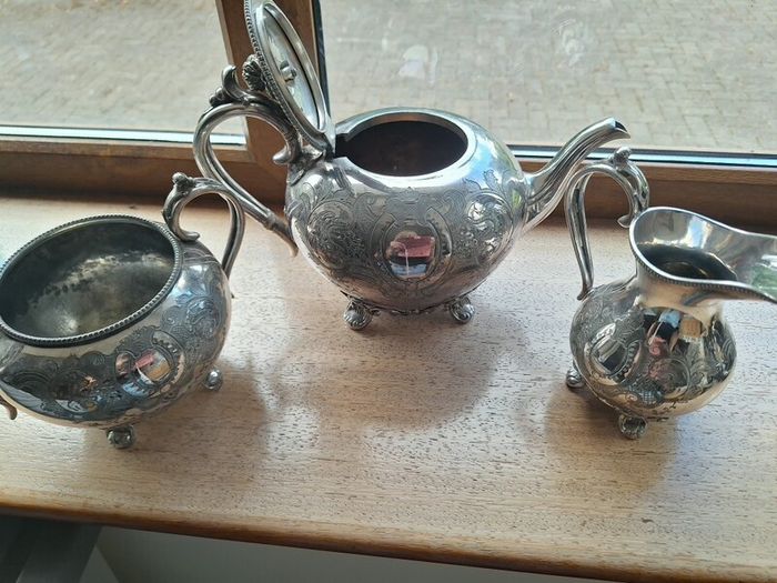 Teapot ,suger bowl & milk jug