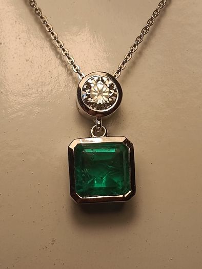 Emeraldine Quartz and Real Moissanite Pendant and Chain