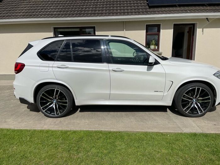 2016 BMW X5 xDrive40e m Sport - High Spec