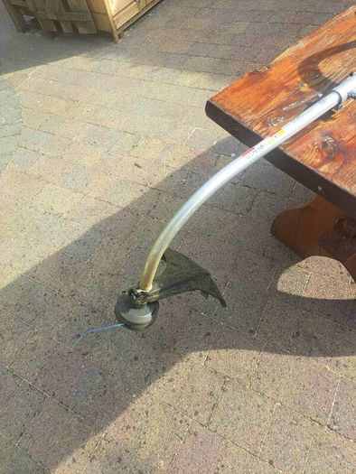 Petrol strimmer