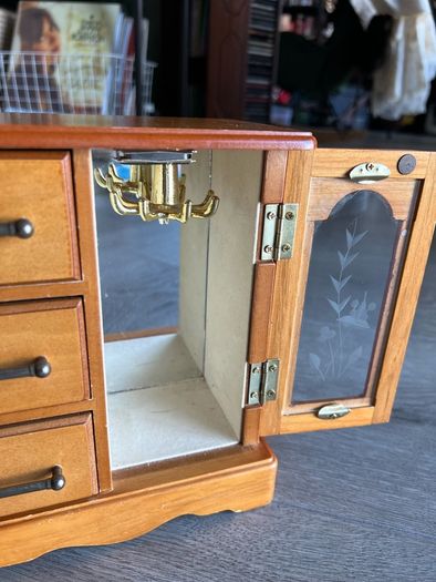 vintage wooden jewellery box