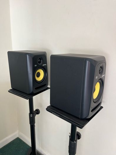 KRK Rokit 5 Speakers w/Stands