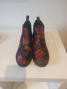 Ladies boots