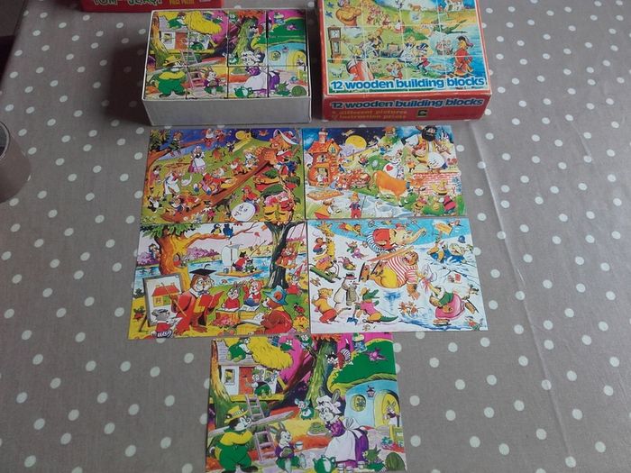 Vinage jigsaws and building blocks