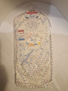 New Juniors 10-Piece Baby Gift Set - Newborn Essentials Polka Dot
