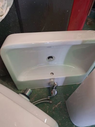 3 x Villeroy and Boch sinks