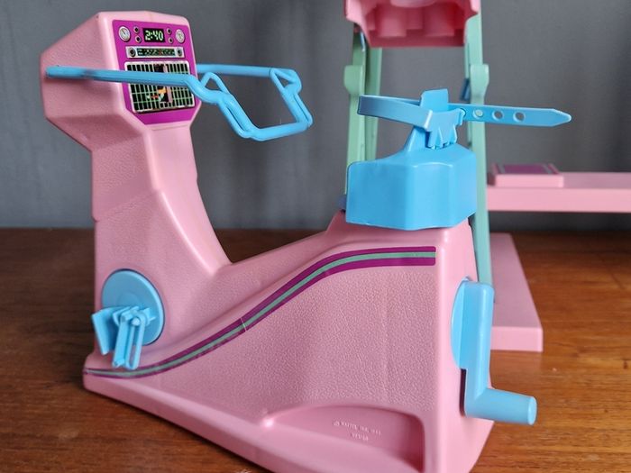 Vintage Barbie Gym 1984