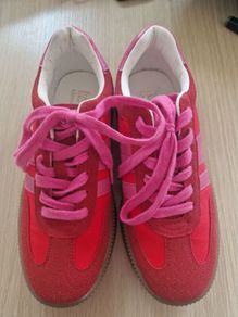 Red / pink trainers - size 6