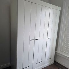 Connect Basic 3 Door 3 Drawer Wardrobe in excellent condition