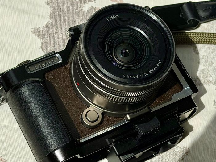 Panasonic Lumix S9 (Titanium Gold Edition)