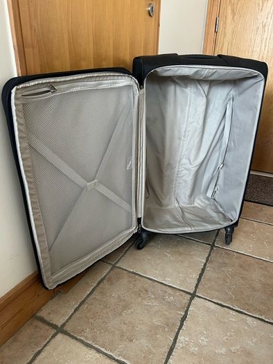 Large Black Samsonite Suitcase