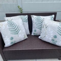 Cushions 4 the lot