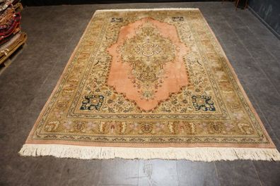 P.ersian Tabriz Signed Rug (TABSIg)