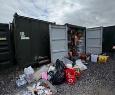 Full storage unit