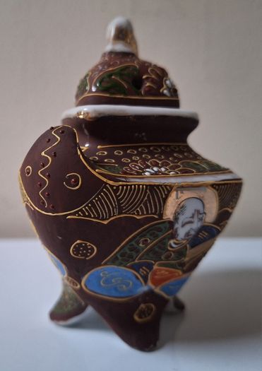 SALE!  Vintage Hand Painted Japanese Porcelain Vessel