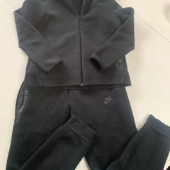 Nike Tech Fleece
