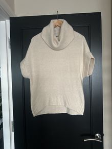 Mint Velvet (Xs) cream jumper