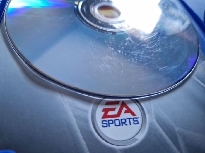 French version UEFA 2004 PlayStation2 Ps2 games Original