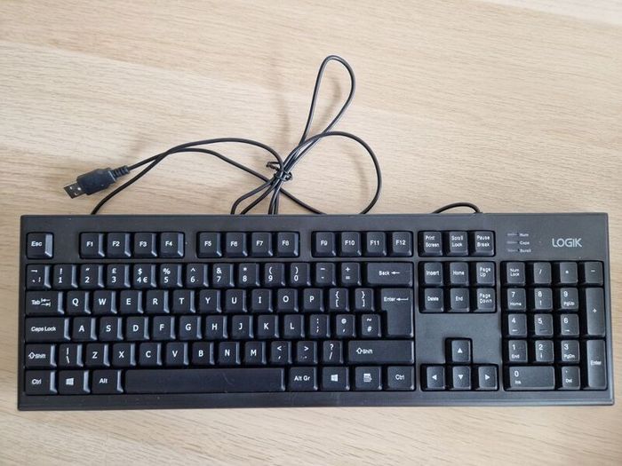 Wired keyboard QWERTY
