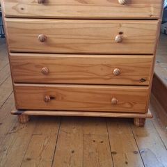 chest of drawers
