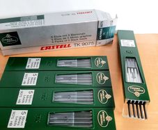 Black graphite refill leads