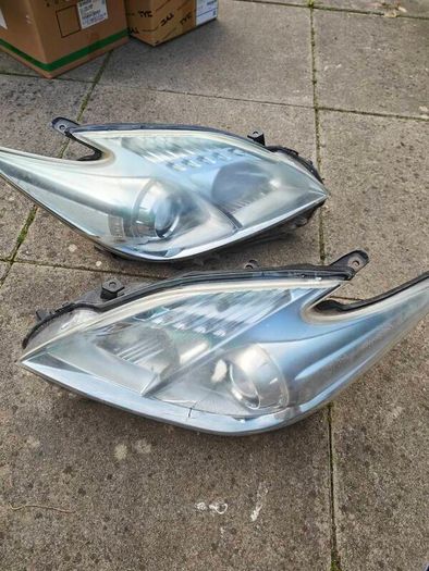 Headlights Toyota Prius 30