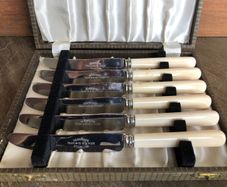 Vintage Set Of 6 Newbridge Table Knives