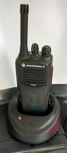 Motorola CP040 UHF 4 Channel Handheld Radio (Frequency: 403 to 440MHz)