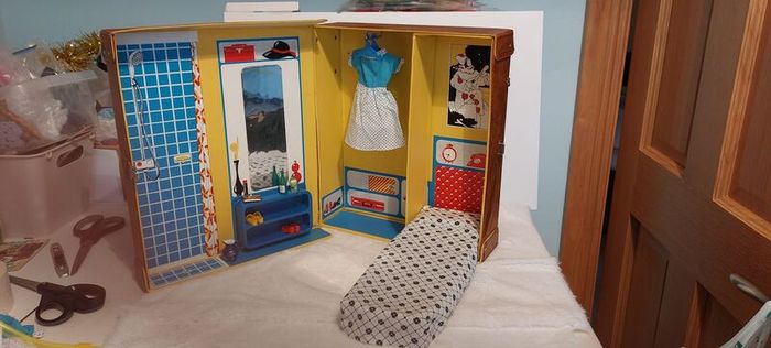 Vintage Sindy scene setter