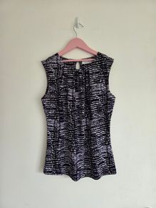 Calvin Klein Womans Sleeveless Printed Pleat-Neck Top