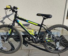 Freespirit Scar Junior Bike 24" Shimano 18 speed Revo shifter