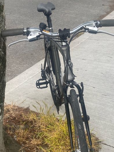 Giant  28" Large mountain/road bike