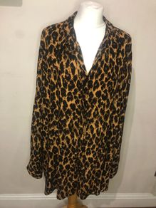 Capsule leopard print blouse (size 26)