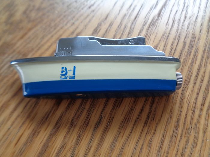 Vintage "Sankei" Boat Vintage Lighter for Sale