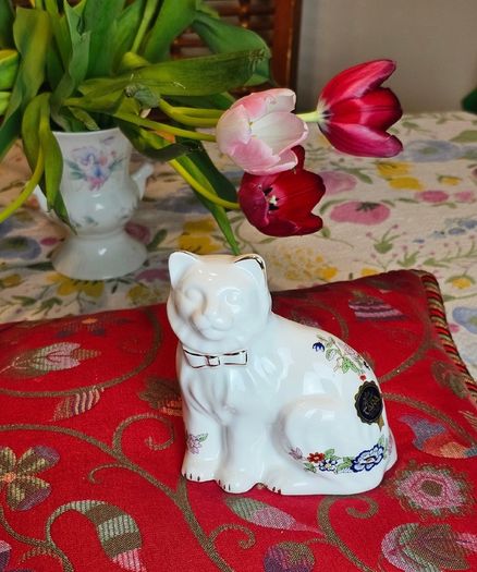 Royal Tara Cat
