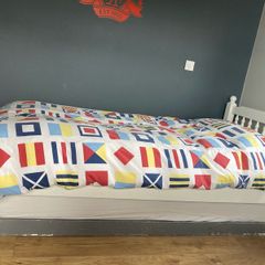 single bed and pull out bed