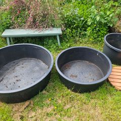 misc pots etc. (gardening)