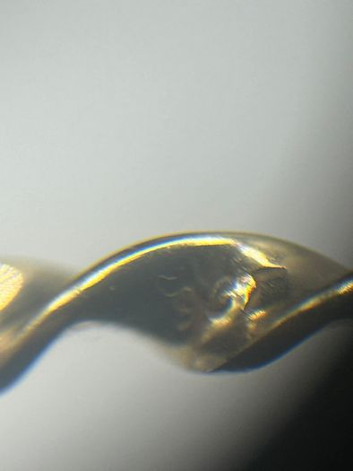 9 ct yellow gold  round twist bangle