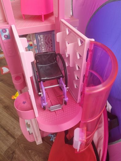 Barbie dreamhouse