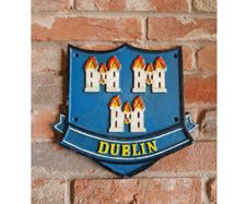 Dublin Crest  Large HS73