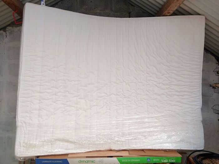 Only until Thursday: Furniture Clearance / Moving House