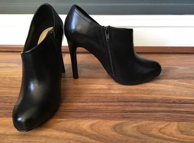 M&S Autograph Ladies Black Leather Shoe Boot Size 4