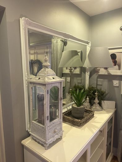 Stunning white mirror