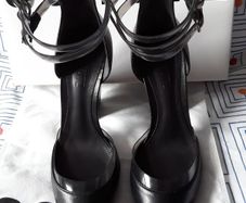 ladies footwear
