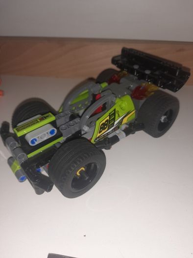 LEGO Technic Vehicles Bundle set 42071 and 42072