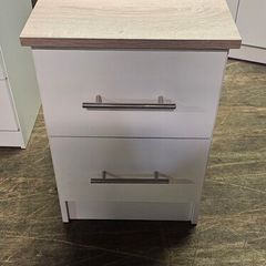 Brand new 2 drawer bedside lockers.