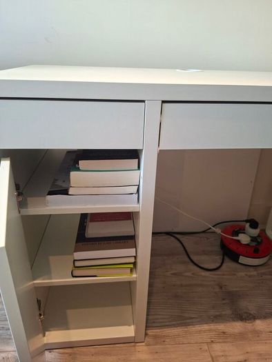 Desk aprox 1 metre x 60 cm