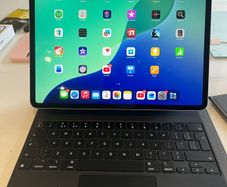 iPad Air M3 13 inch & keyboard